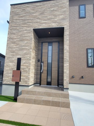 備前・新築戸建の玄関