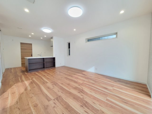 備前・新築戸建の居間・リビング