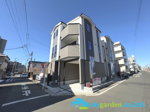 藤沢市湘南台4丁目4期　新築戸建　全2棟1号棟の前面道路含む現地写真|前面道路含む現地写真です