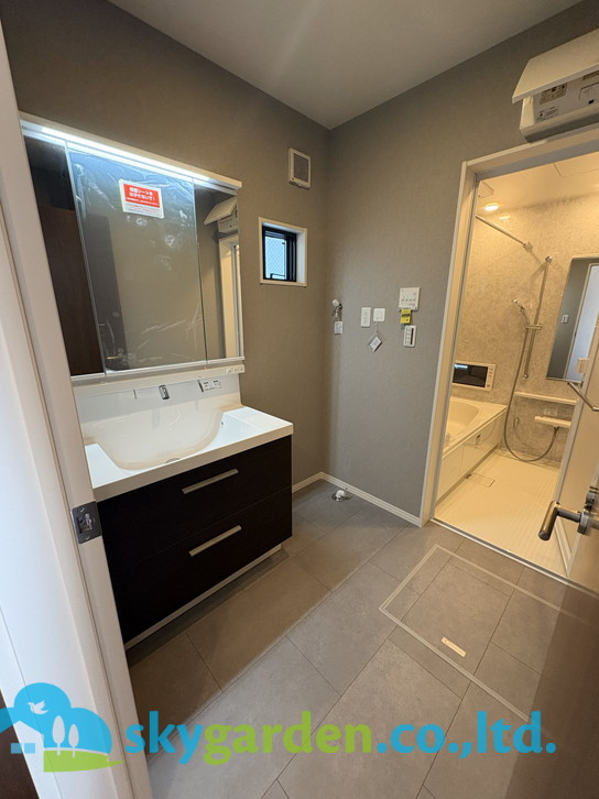 藤沢市湘南台4丁目4期　新築戸建　全2棟1号棟の独立洗面台|朝の身支度には欠かせない独立洗面化粧台