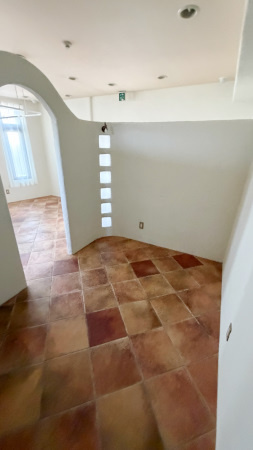 ラ・ソーティム・ドゥ・プリムベルの内装