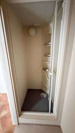 ラ・ソーティム・ドゥ・プリムベルの内装