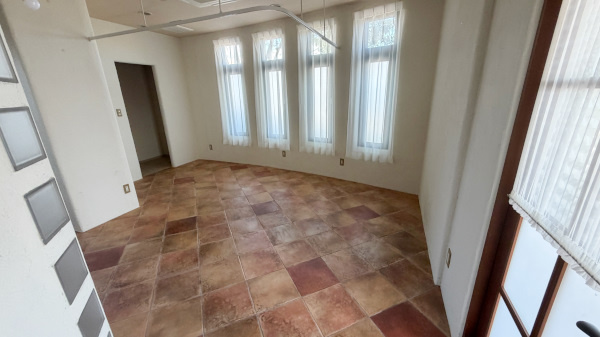 ラ・ソーティム・ドゥ・プリムベルの内装