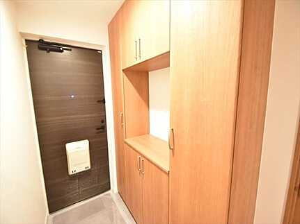 グランドメゾン五日市美の里弐番館の玄関