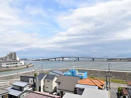 グランドメゾン五日市美の里弐番館の外観