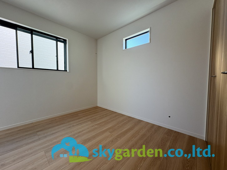 藤沢市湘南台4丁目4期　新築戸建　全2棟2号棟の洋室|落ち着いた色調の洋室です