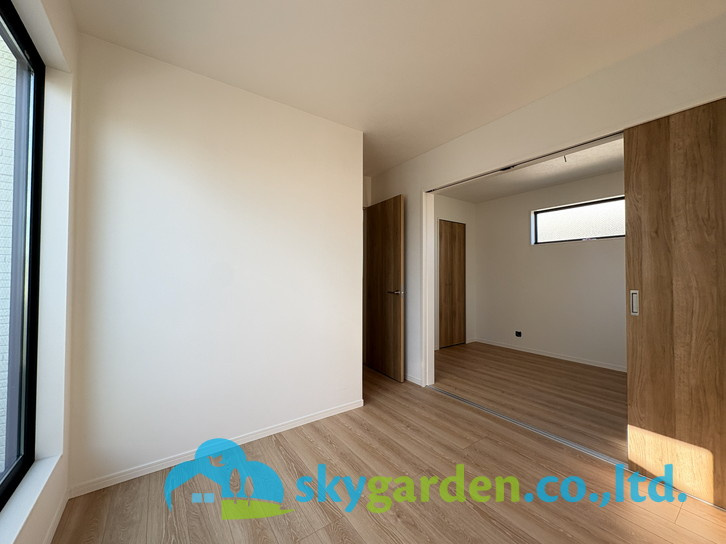 藤沢市湘南台4丁目4期　新築戸建　全2棟2号棟の洋室|広々とした洋室です