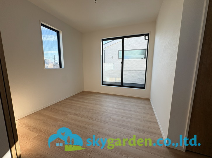 藤沢市湘南台4丁目4期　新築戸建　全2棟2号棟の洋室