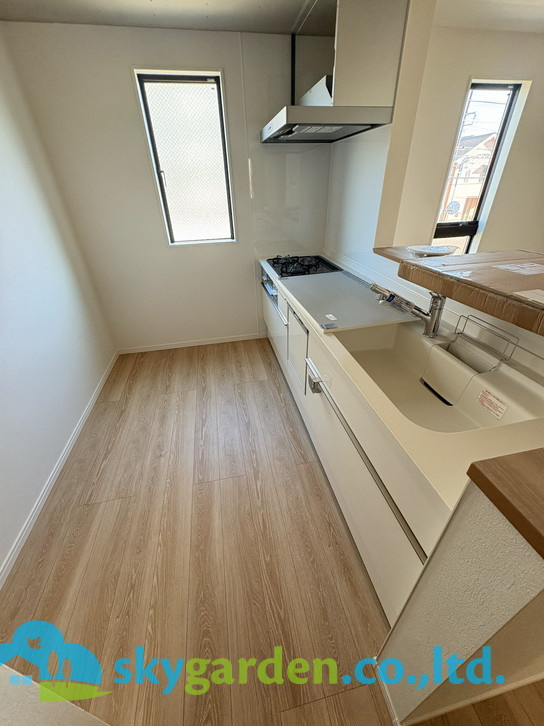 藤沢市湘南台4丁目4期　新築戸建　全2棟2号棟のキッチン|お料理しやすいキッチンです