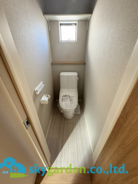 藤沢市湘南台4丁目4期　新築戸建　全2棟2号棟のトイレ|清潔感のあるトイレです