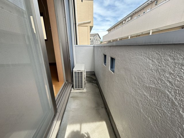 【バルコニー】 | アトラエントⅢ | 洗濯物やお布団などを干すことができます！