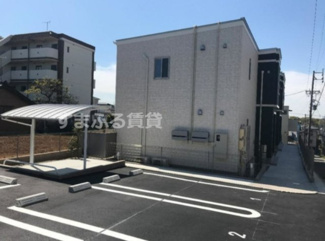 【駐車場】