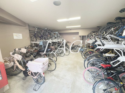 【その他共用部分】 | レジデンス八王子明神町 | 駐輪場です。