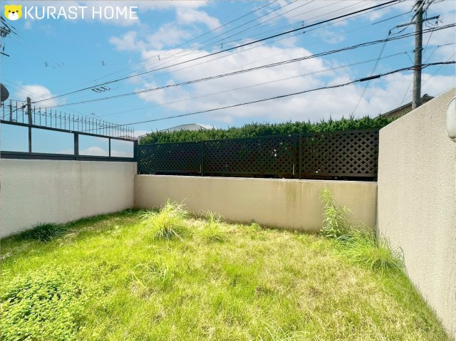 ライオンズマンション上桂　1階の庭