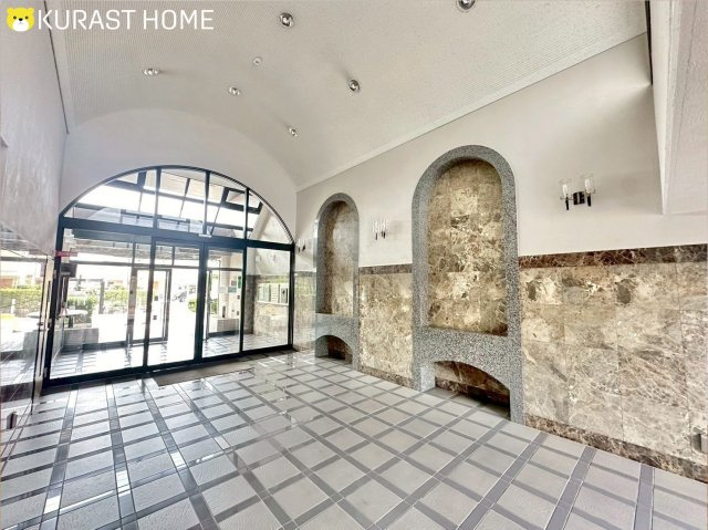 ライオンズマンション上桂　1階のエントランス