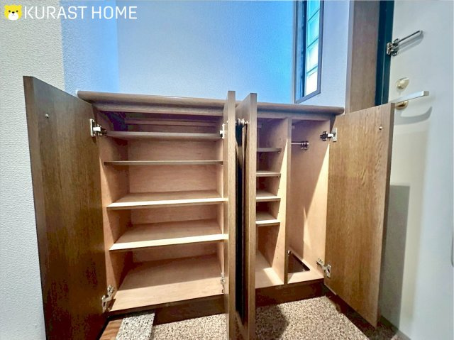 ライオンズマンション上桂　1階の玄関