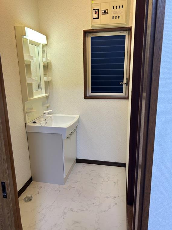 大牧戸建の洗面所|コンパクトで使いやすい洗面所