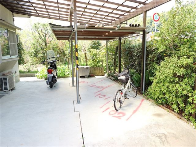 コーポサクラの駐車場