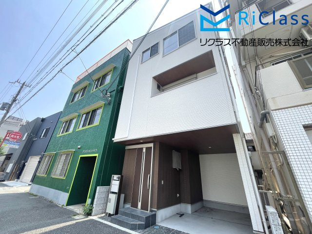 中古戸建　神戸市兵庫区荒田町4丁目1の玄関|収納もある玄関です