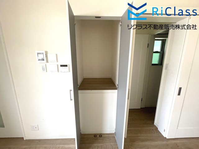 中古戸建　神戸市兵庫区荒田町4丁目1の収納|リビングに収納があります