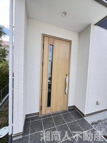 鎌倉市今泉台７丁目９００－１１９新築戸建の玄関|玄関です