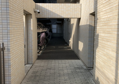 【駐車場】 | ルネ八王子トレーシア | 駐車場と明記されていても、最小スペースでつくられた駐車場だと大型車は駐車できなかったり、出入りしにくくなったりする可能性があります。お車のサイズと購入したい物件の駐車場のサイズを現地で確認しましょう。