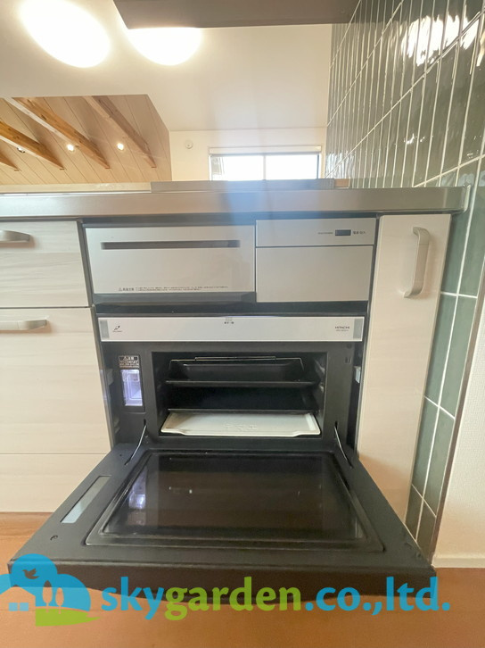 藤沢市辻堂東海岸2丁目　中古戸建のキッチン|オーブン付きでお料理の得意な奥様も安心