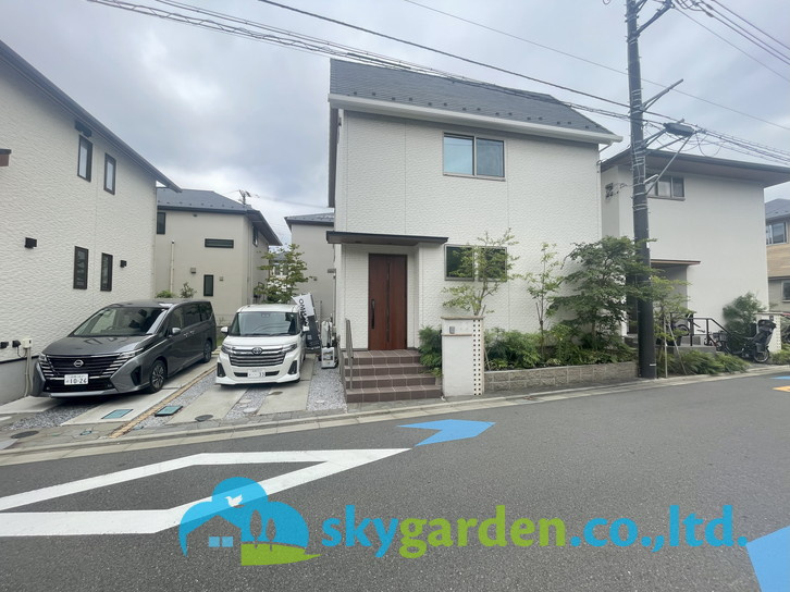 藤沢市辻堂東海岸2丁目　中古戸建の前面道路含む現地写真