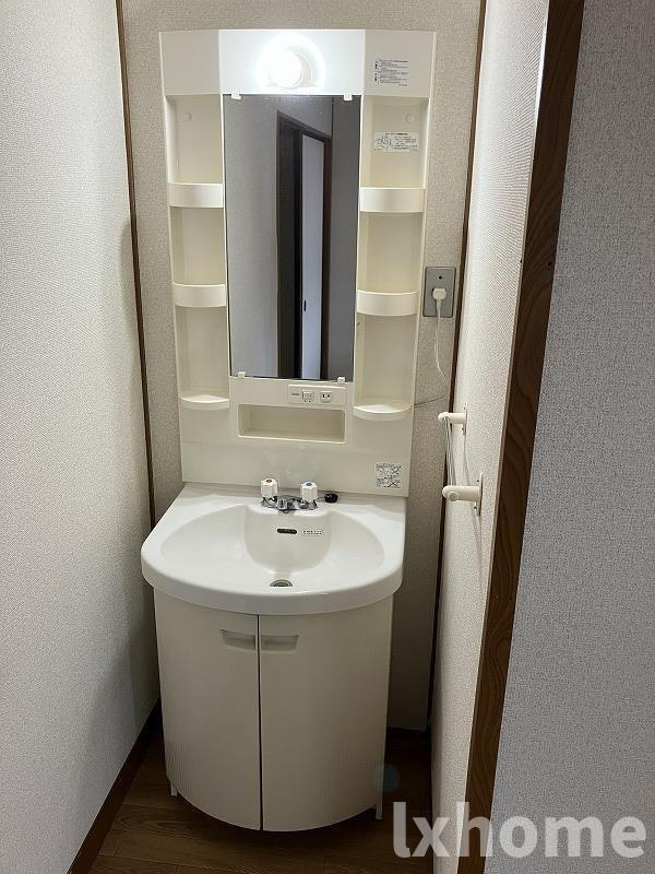 園田ハイムの洗面所|明るい洗面所です