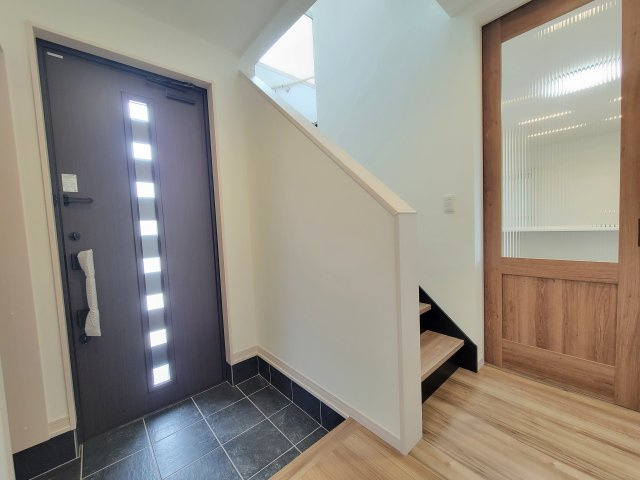 田辺市秋津町Ⅳ・新築戸建の玄関