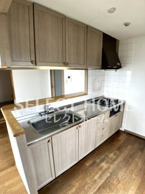 【キッチン】 | グローリアス岡崎戸崎町 | コンパクトなキッチンで掃除もラクラク