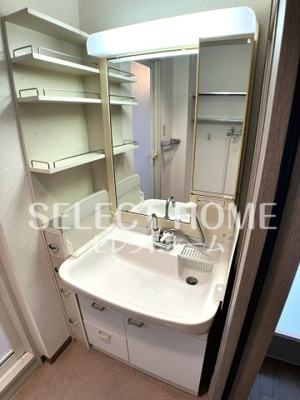 【独立洗面台】 | グローリアス岡崎戸崎町 | 独立洗面台あり、毎朝おしゃれに忙しい女性の方におすすめです