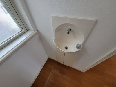 【設備】 | 安威二丁目貸家 1 | 2階手洗い場