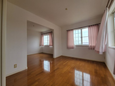 【洋室】 | 安威二丁目貸家 1 | 2階洋室6帖