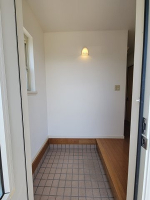 【玄関】 | 安威二丁目貸家 1