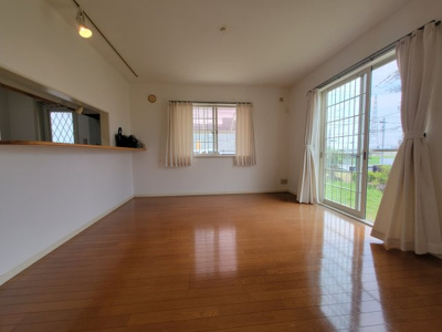 【居間・リビング】 | 安威二丁目貸家 1