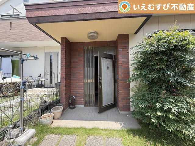 熊谷市月見町　中古戸建の玄関