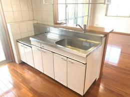 シャトルしょうりゅうのキッチン|※反転タイプとなります