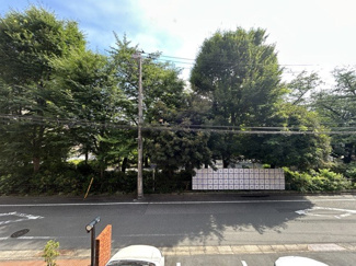 【展望】 | 眼前に広がる空の雄大さと、このお部屋の自慢の一つである「眺望」をご覧ください。毎日、この景色を独り占めできる新生活に夢が広がります。～即日のご見学可能～　お問合せはお気軽にどうぞ。