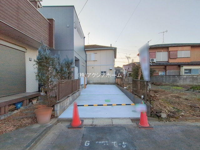 入間市東藤沢8丁目・全1棟　新築一戸建　の玄関|現地写真（2025年12月3日撮影）