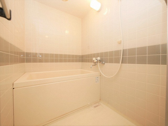 ハイネスアビコの浴室