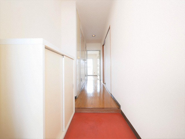 ハイネスアビコの玄関