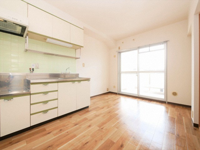 ハイネスアビコの居間・リビング