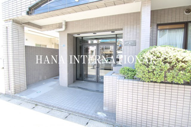 ローズガーデン36番館のエントランス