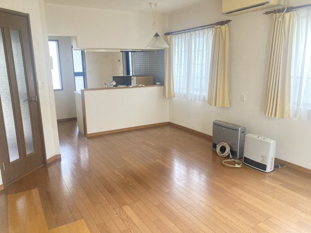 前橋市上小出町1丁目　中古住宅の居間・リビング