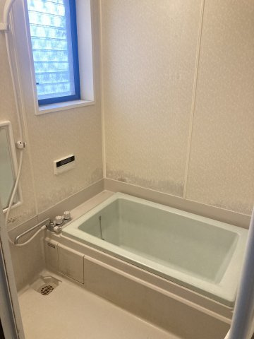 前橋市上小出町1丁目　中古住宅の浴室