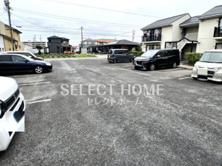 【駐車場】 | 駐車場があるので、車を買う予定の方も安心です