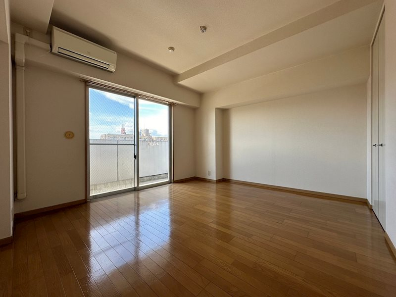 アサヒ駅前ビルの居間・リビング