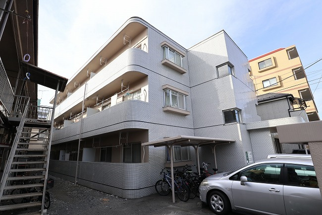 ルミネント牛浜の外観