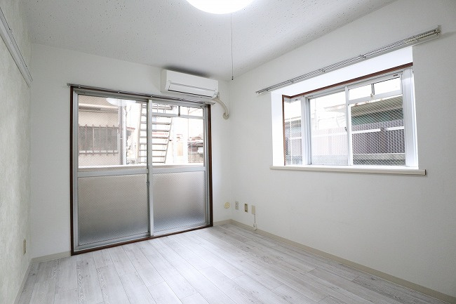 ルミネント牛浜の居間・リビング|写真は同建物の別部屋を参考に掲載しております。